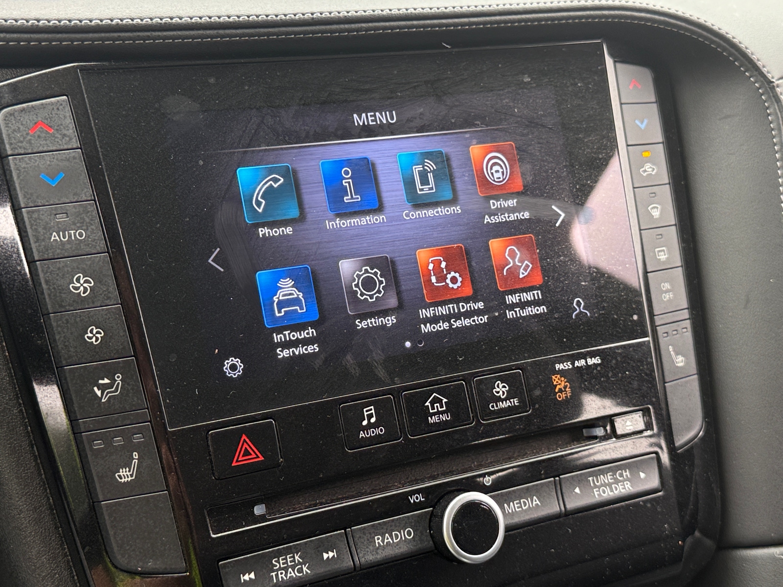 Thumbnail: 2021 INFINITI QX50 - 3