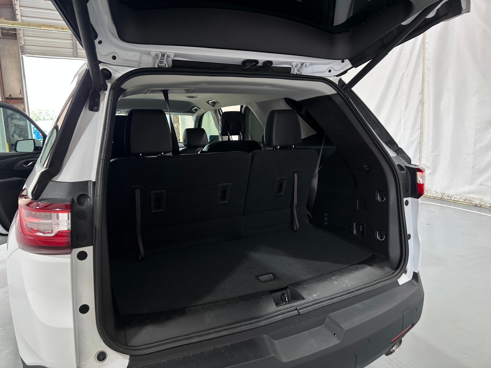 Thumbnail: 2018 Chevrolet Traverse - 6