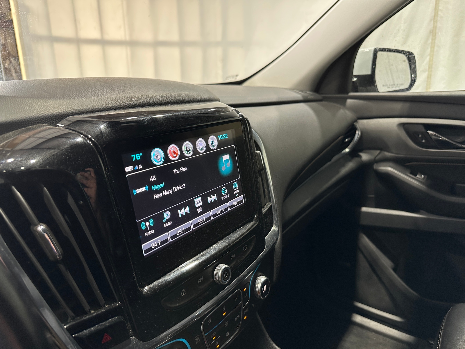 Thumbnail: 2018 Chevrolet Traverse - 3