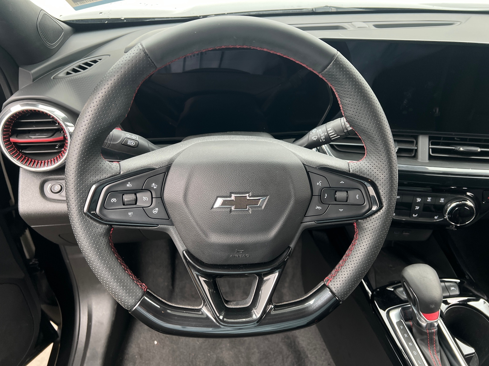 Thumbnail: 2025 Chevrolet Trax - 4