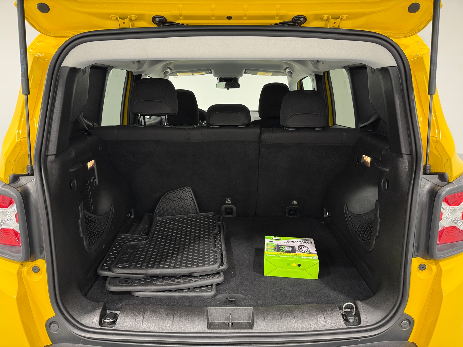 Thumbnail: 2017 Jeep Renegade - 7