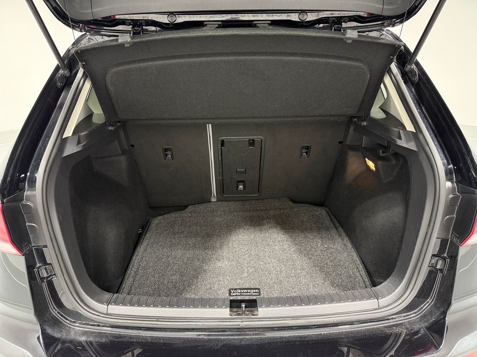 Thumbnail: 2022 Volkswagen Taos - 6