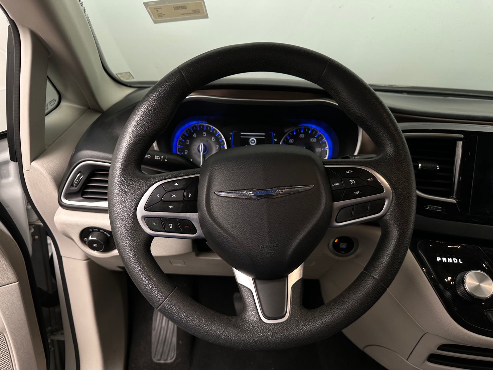 Thumbnail: 2018 Chrysler Pacifica - 5