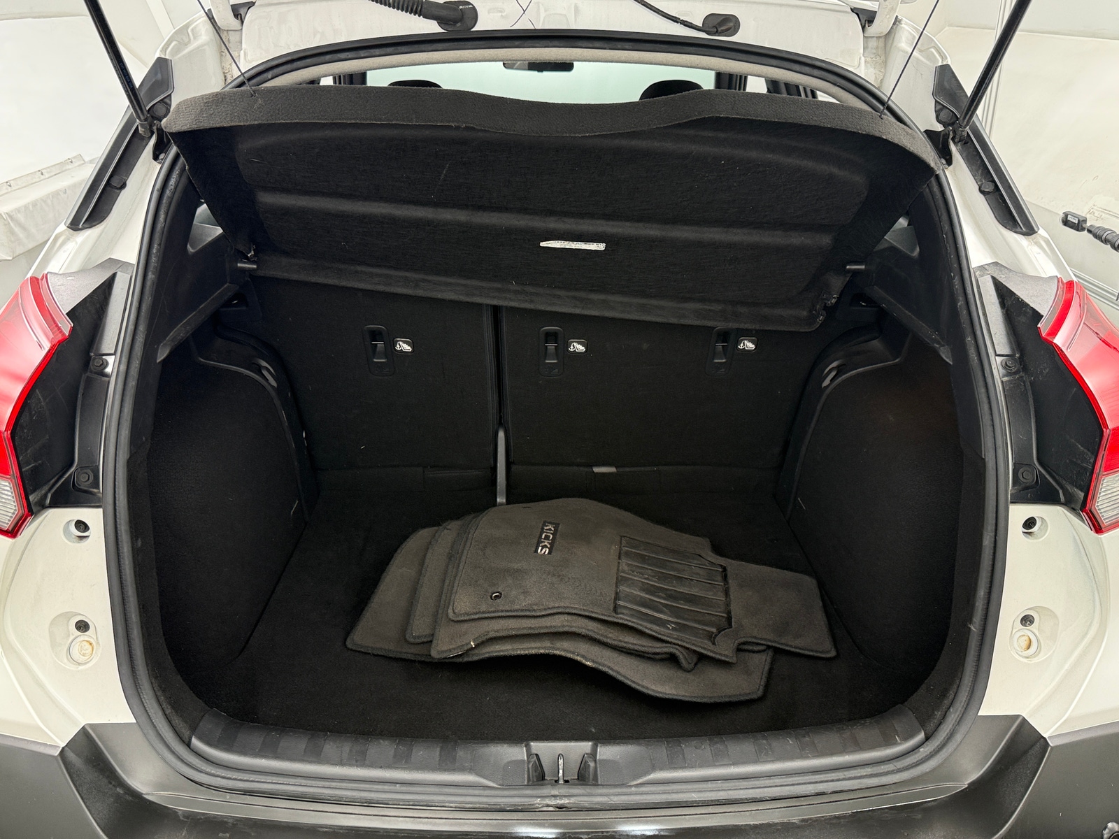 Thumbnail: 2020 Nissan Kicks - 7