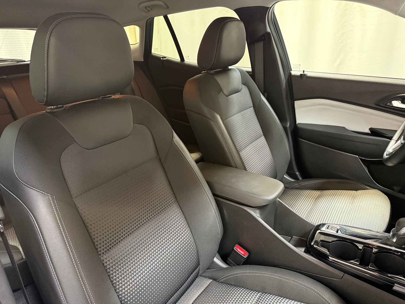 Thumbnail: 2025 Chevrolet Trax - 2