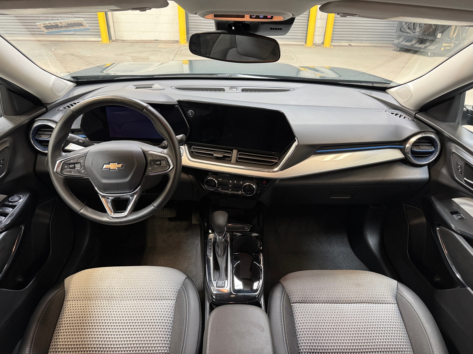 Thumbnail: 2025 Chevrolet Trax - 3