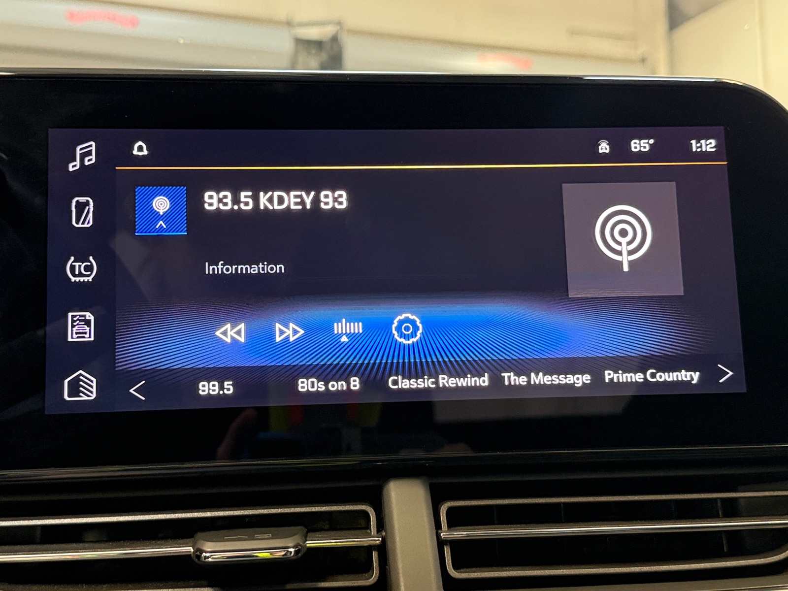 Thumbnail: 2025 Chevrolet Trax - 4