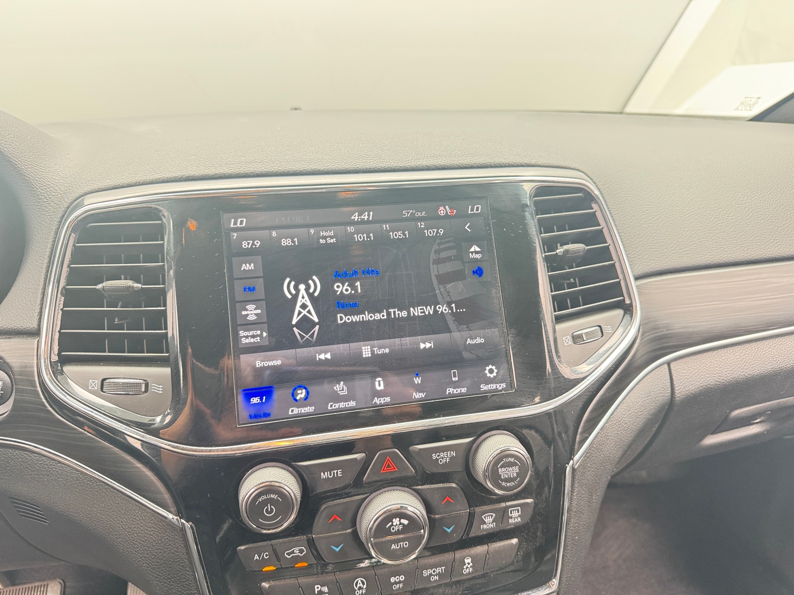 Thumbnail: 2019 Jeep Grand Cherokee - 3