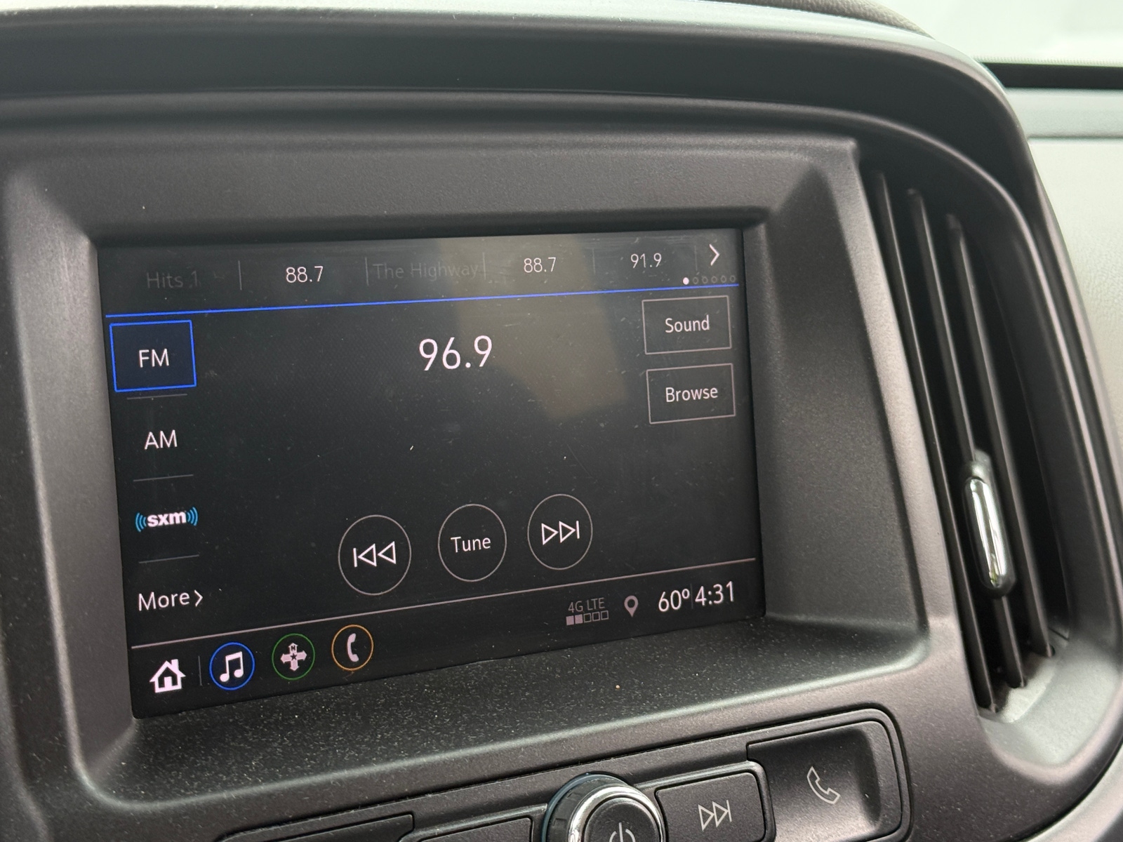 Thumbnail: 2021 Chevrolet Colorado - 4