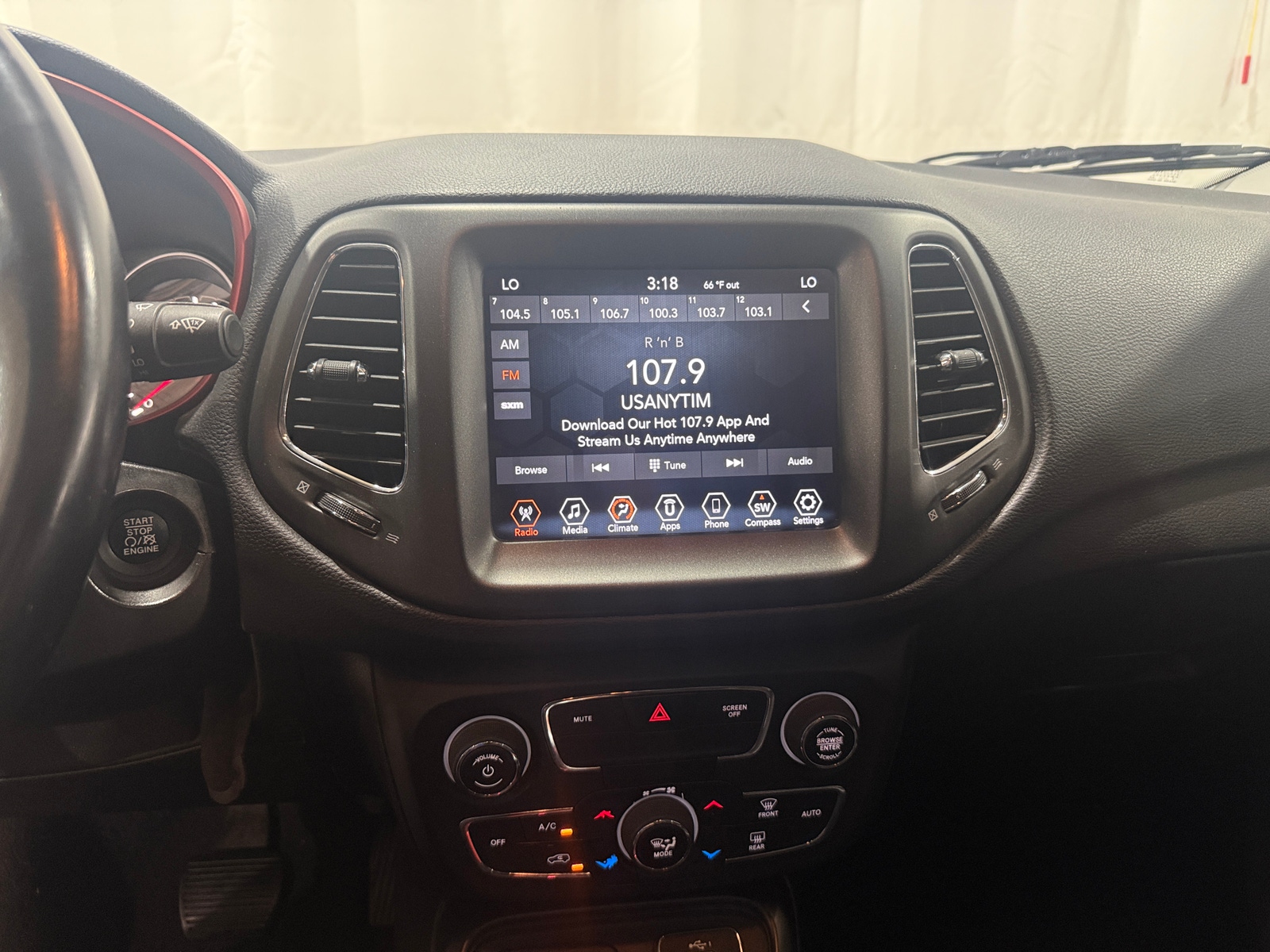 Thumbnail: 2020 Jeep Compass - 3