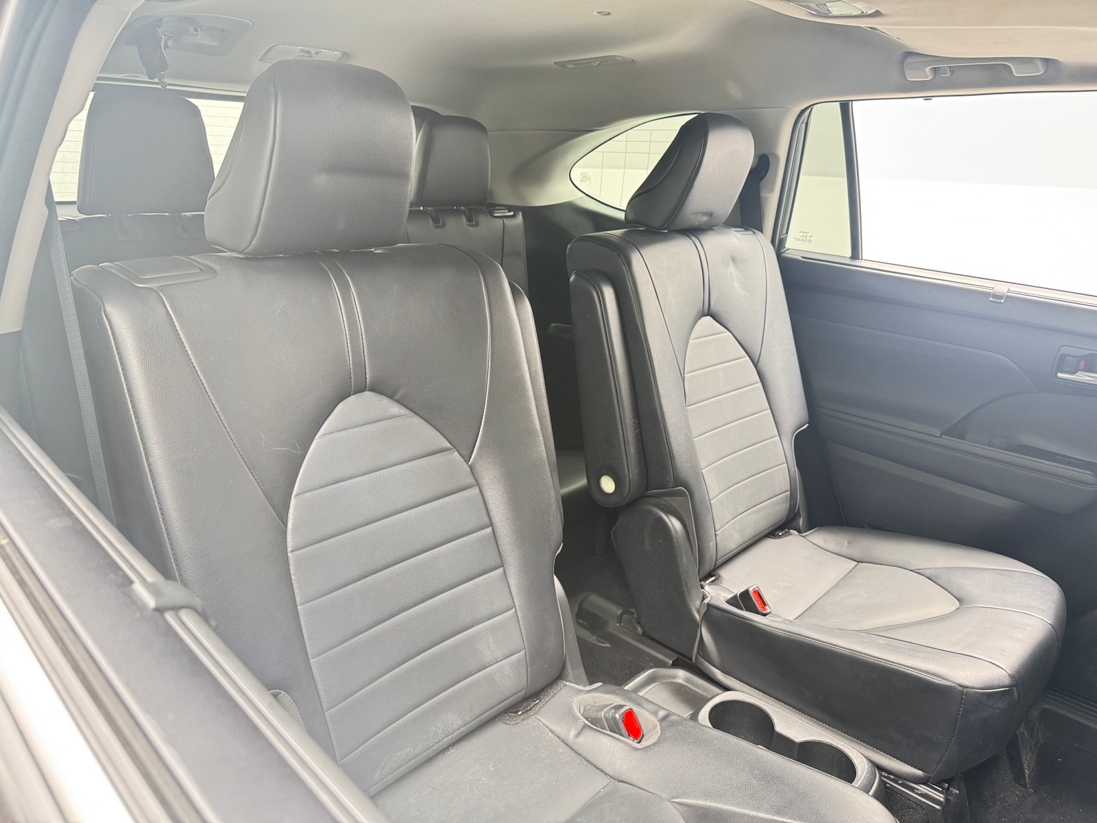 Thumbnail: 2022 Toyota Highlander - 5