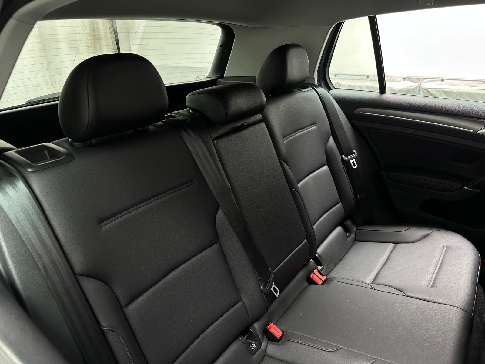 Thumbnail: 2017 Volkswagen e-Golf - 5