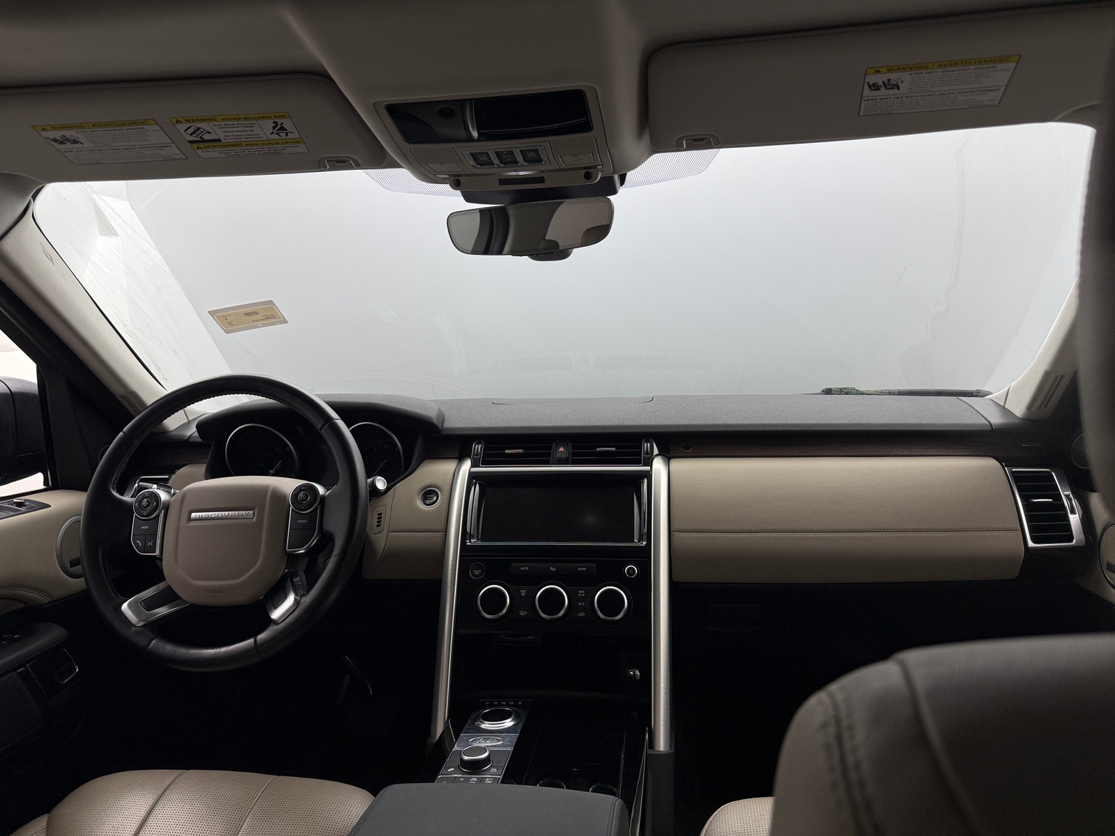 Thumbnail: 2017 Land Rover Discovery - 2