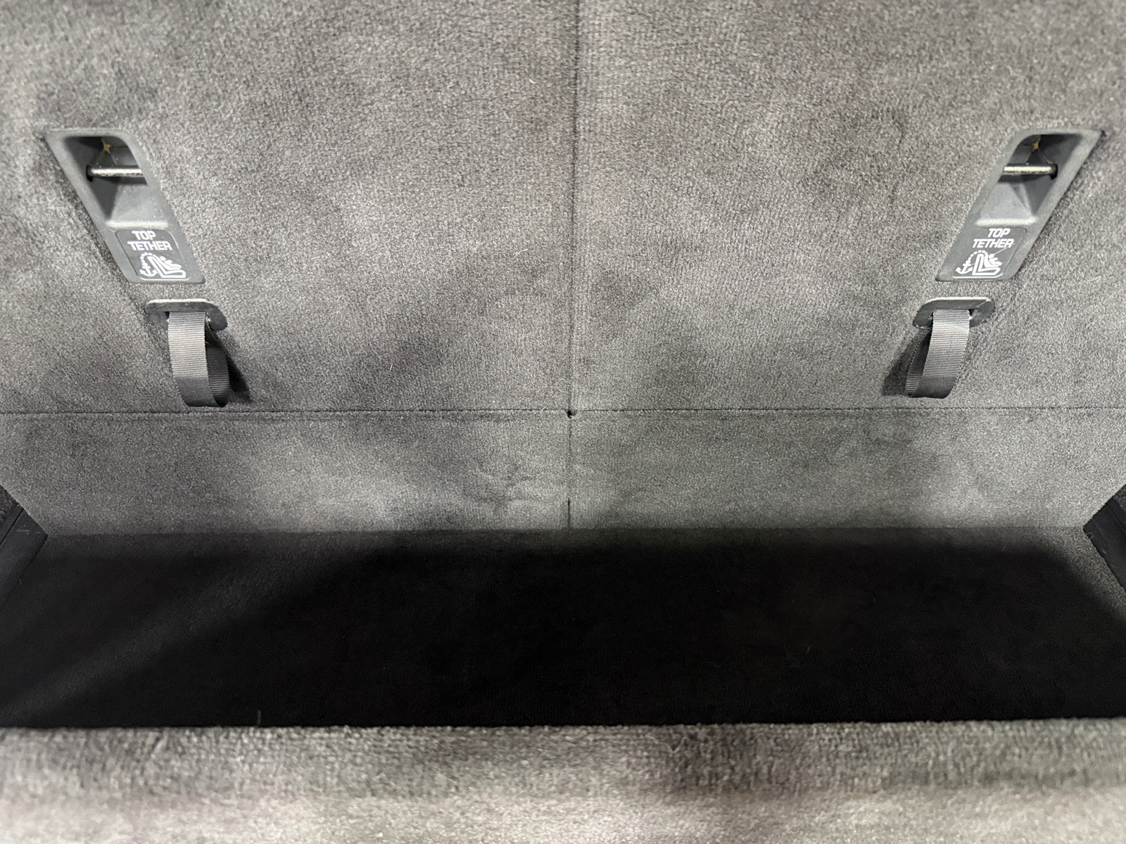 Thumbnail: 2017 Land Rover Discovery - 6