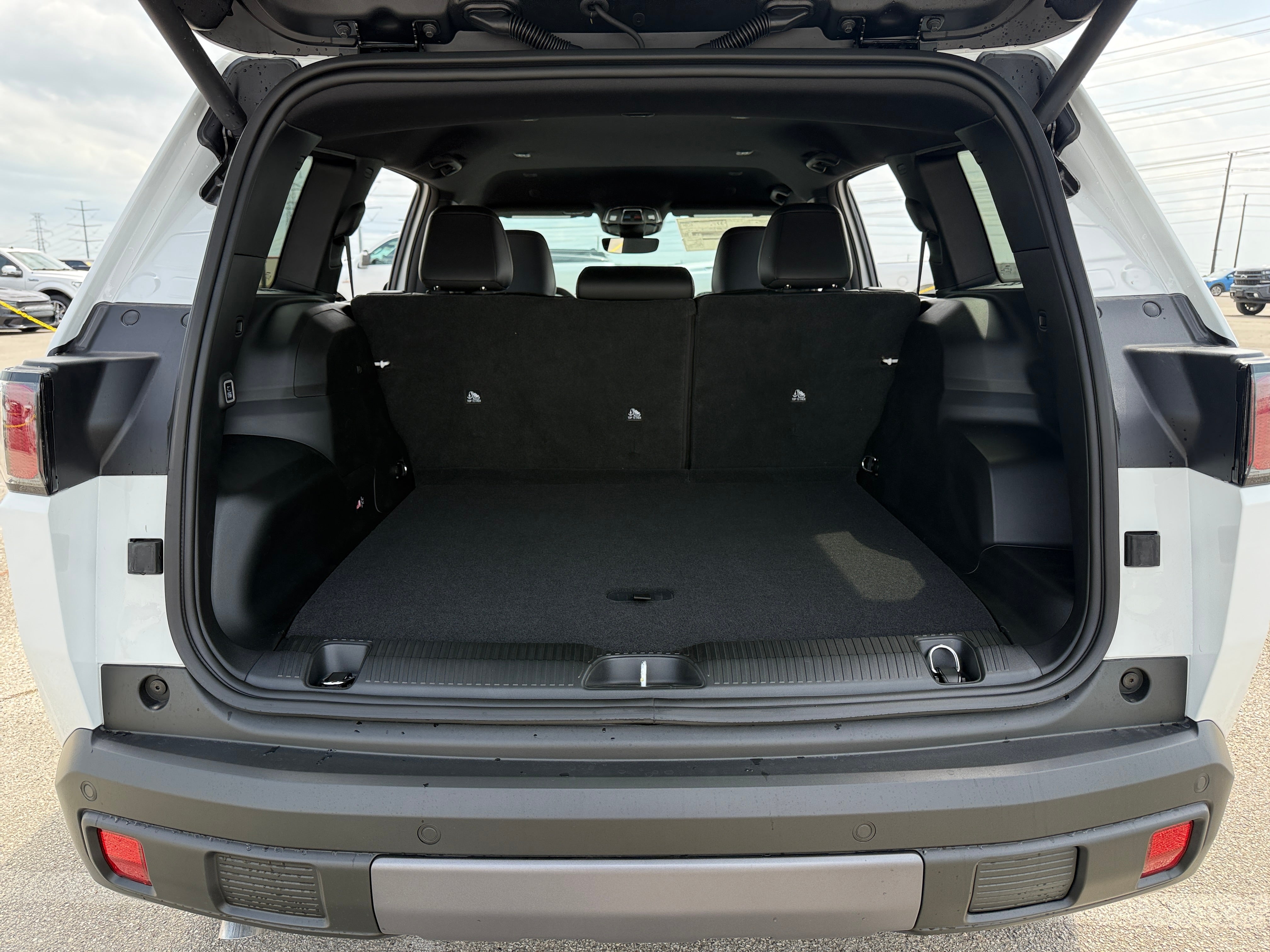 2026 Jeep Cherokee Limited HEV 4X4's photo