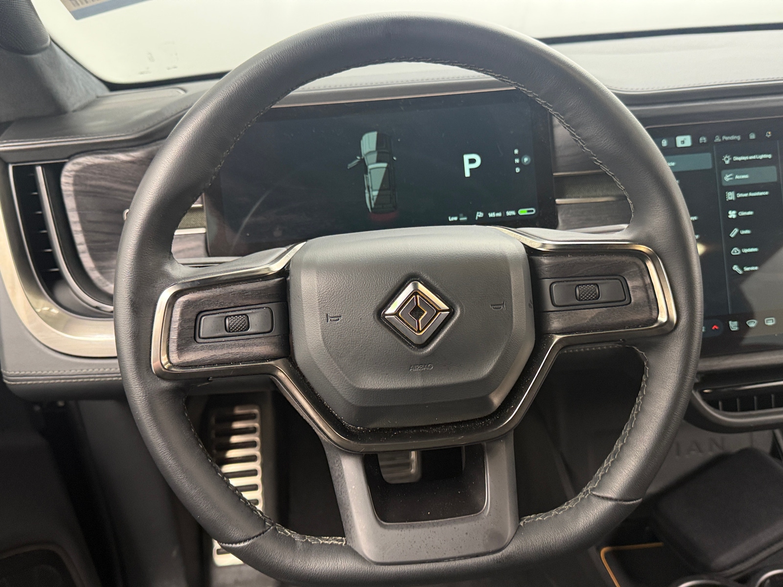 Thumbnail: 2024 Rivian R1S - 4