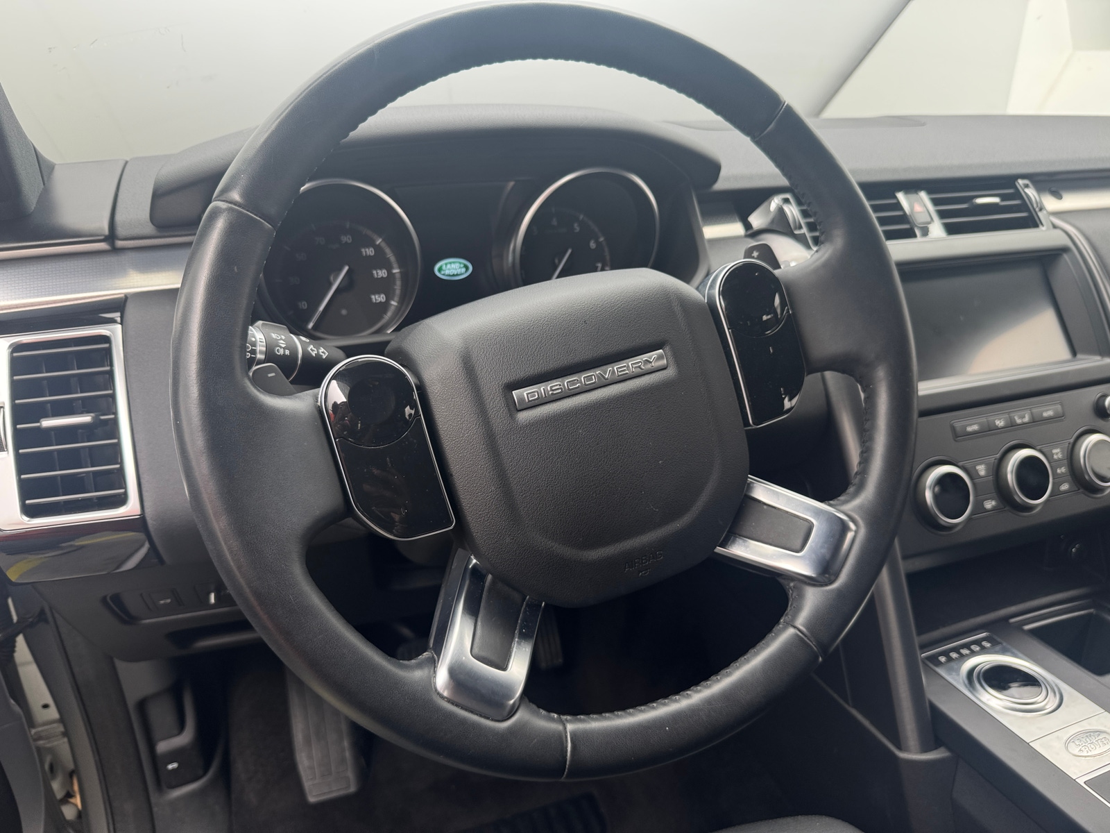 Thumbnail: 2020 Land Rover Discovery - 4