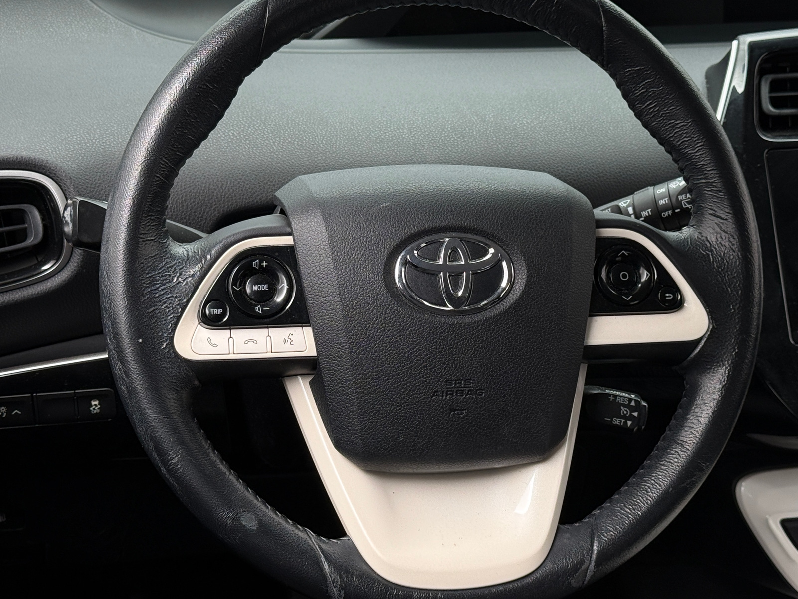 Thumbnail: 2016 Toyota Prius - 5