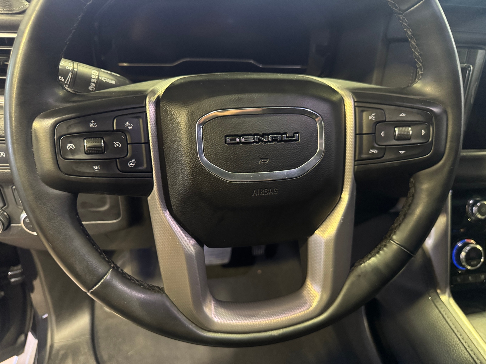 Thumbnail: 2023 GMC Yukon - 4