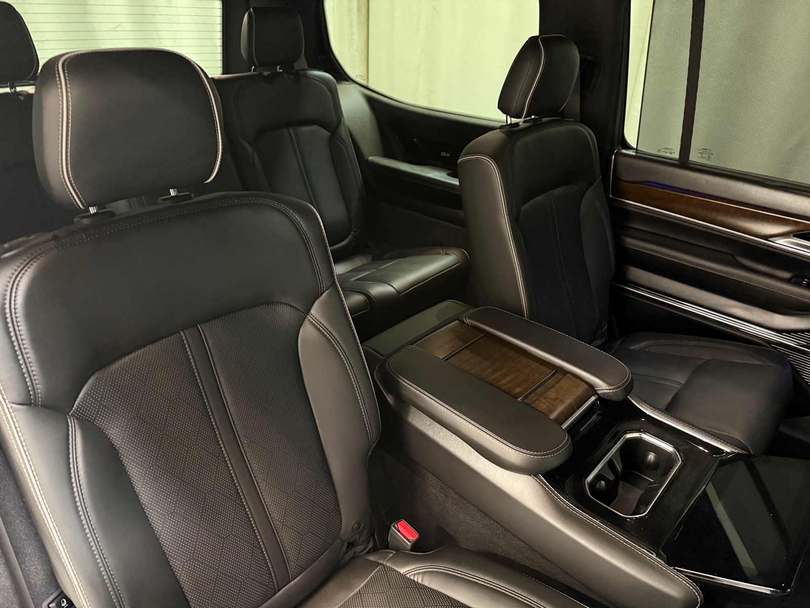 Thumbnail: 2022 Jeep Grand Wagoneer - 5
