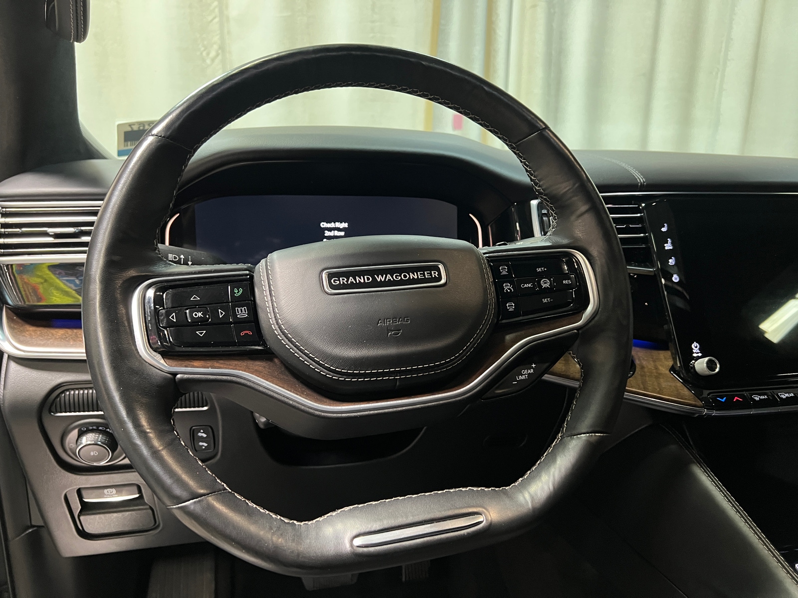 Thumbnail: 2022 Jeep Grand Wagoneer - 4