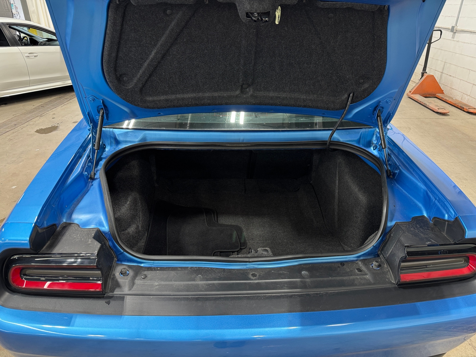 Thumbnail: 2019 Dodge Challenger - 4