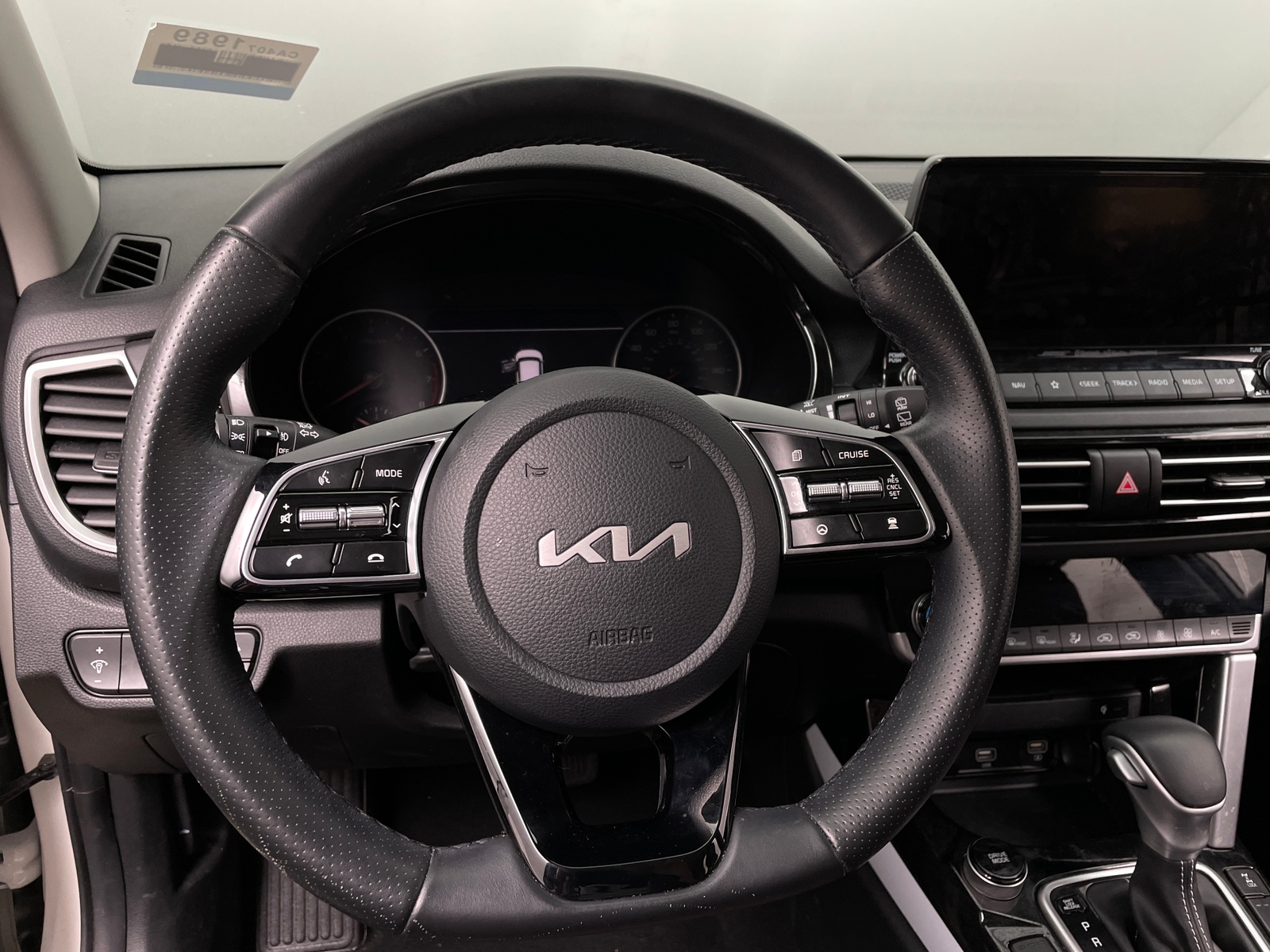 Thumbnail: 2023 Kia Seltos - 5