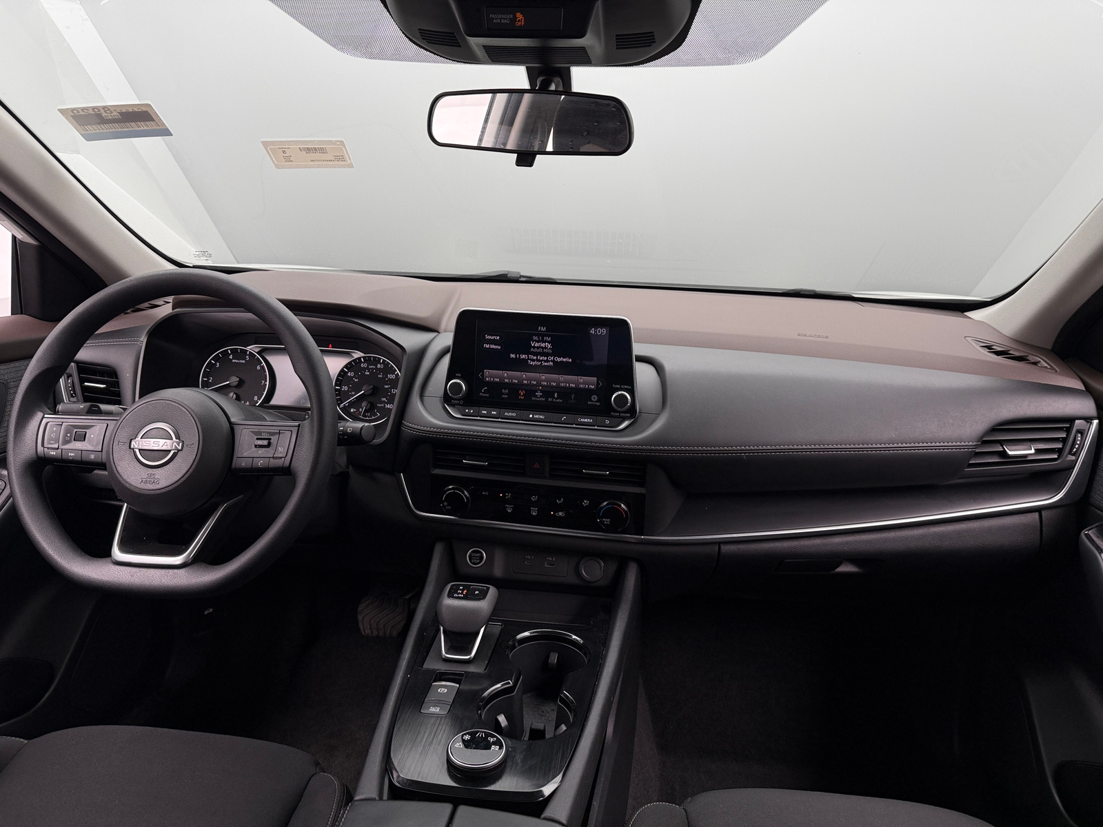 Thumbnail: 2023 Nissan Rogue - 3