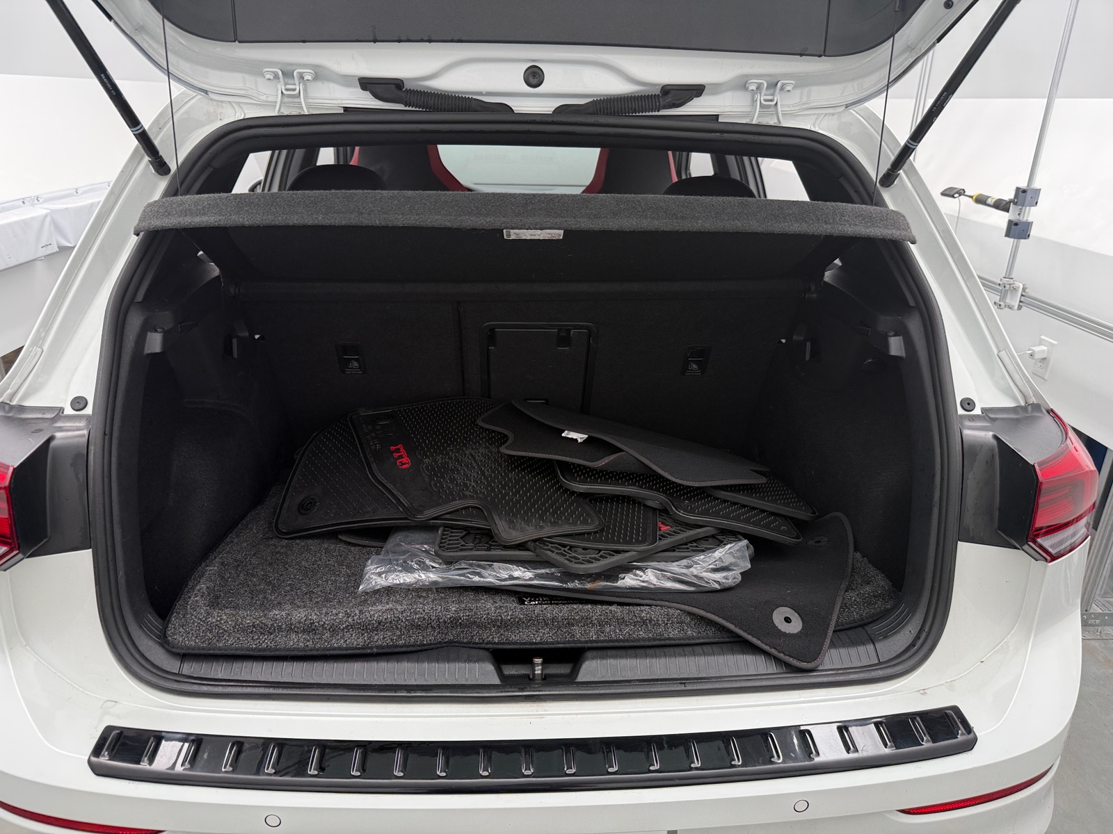 Thumbnail: 2024 Volkswagen Golf - 7