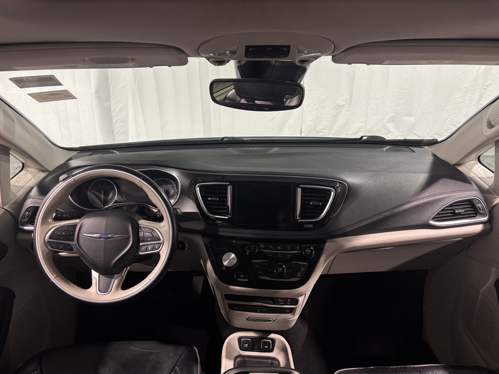 Thumbnail: 2019 Chrysler Pacifica - 2