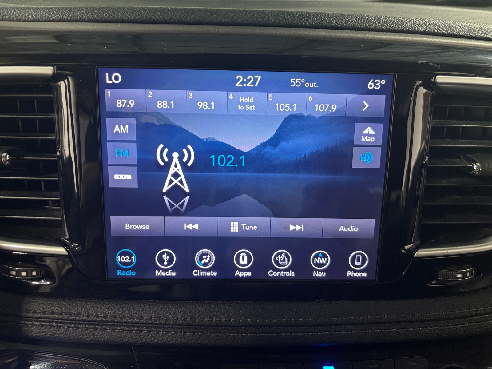 Thumbnail: 2019 Chrysler Pacifica - 3