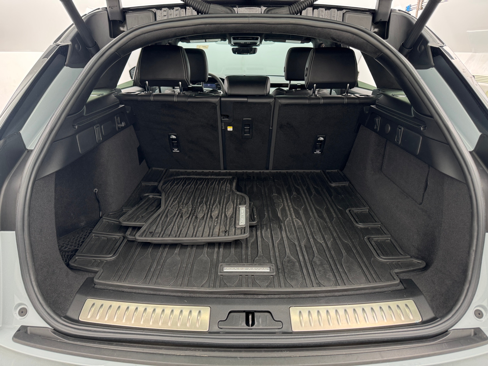 Thumbnail: 2023 Land Rover Range Rover Velar - 6