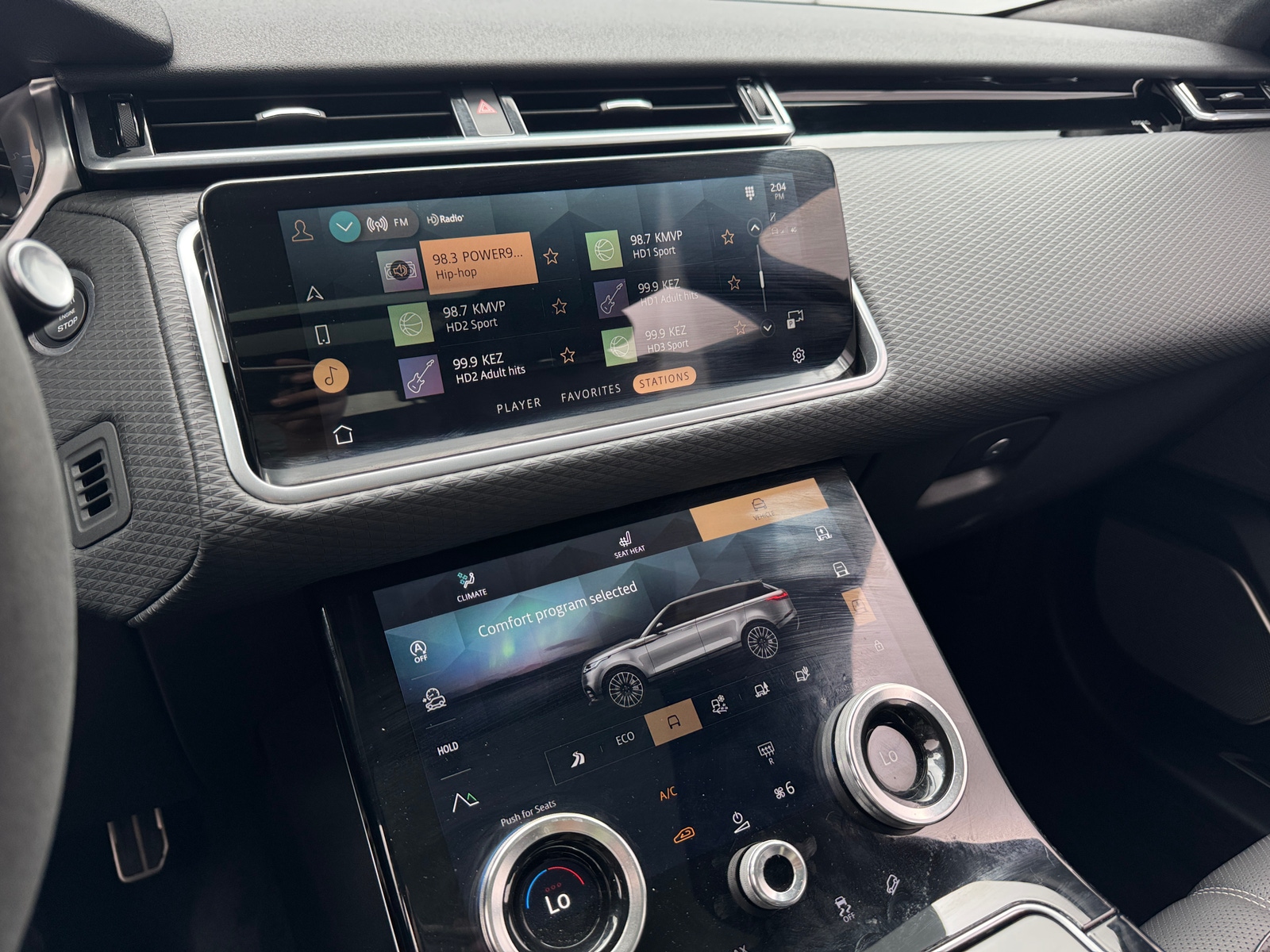 Thumbnail: 2023 Land Rover Range Rover Velar - 3