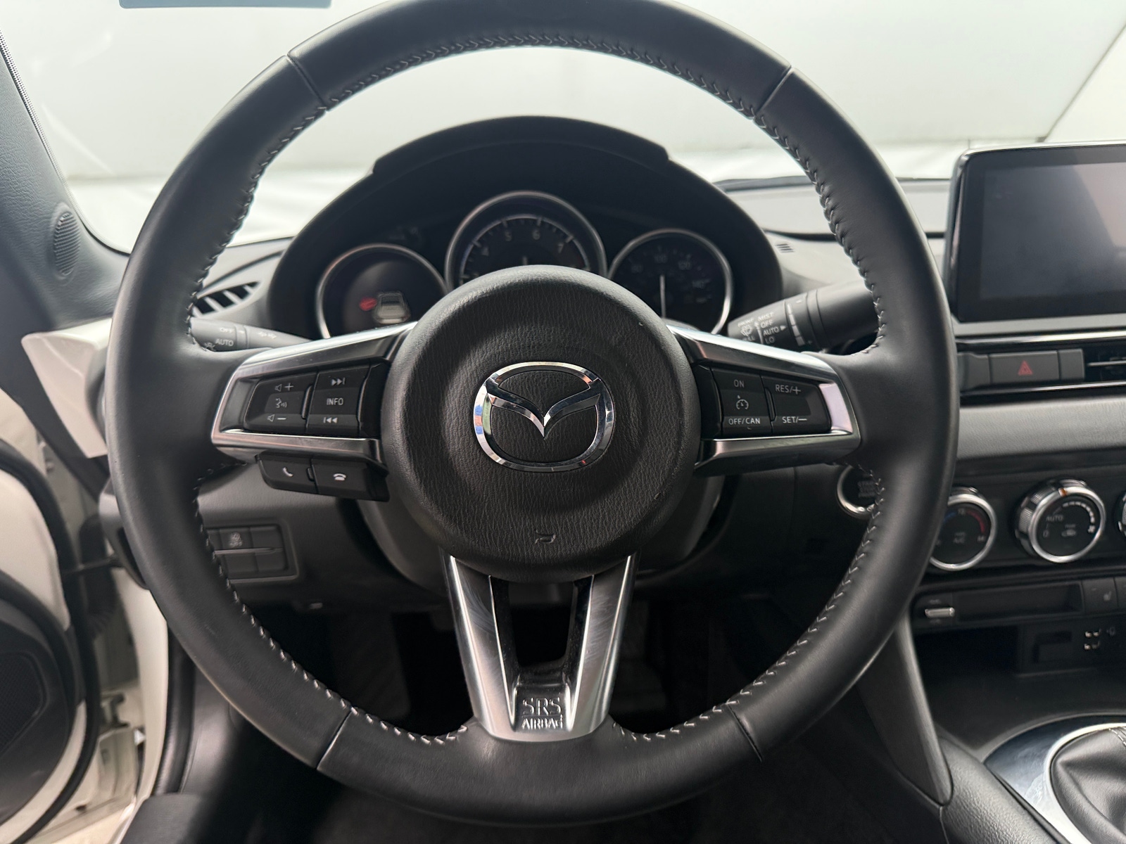 Thumbnail: 2021 Mazda MX-5 Miata - 3