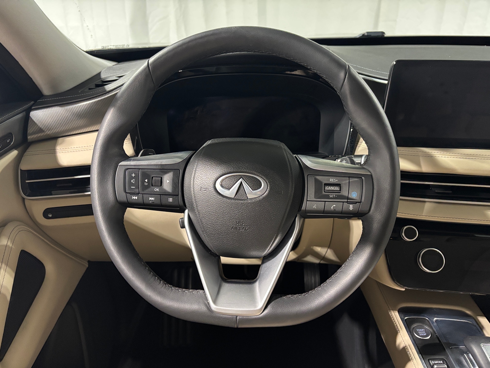 Thumbnail: 2023 INFINITI QX60 - 4