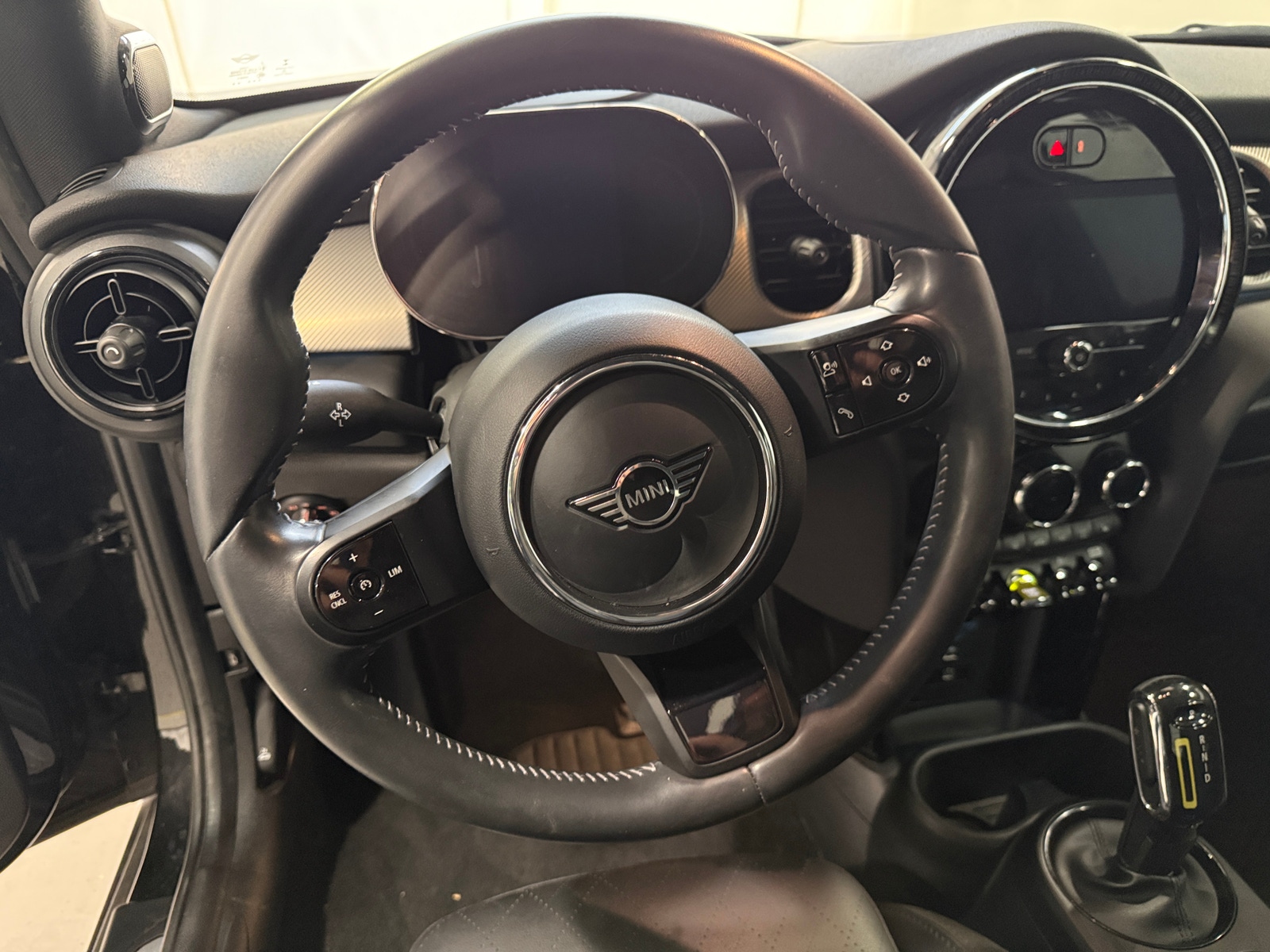 Thumbnail: 2023 MINI Cooper Hardtop - 4