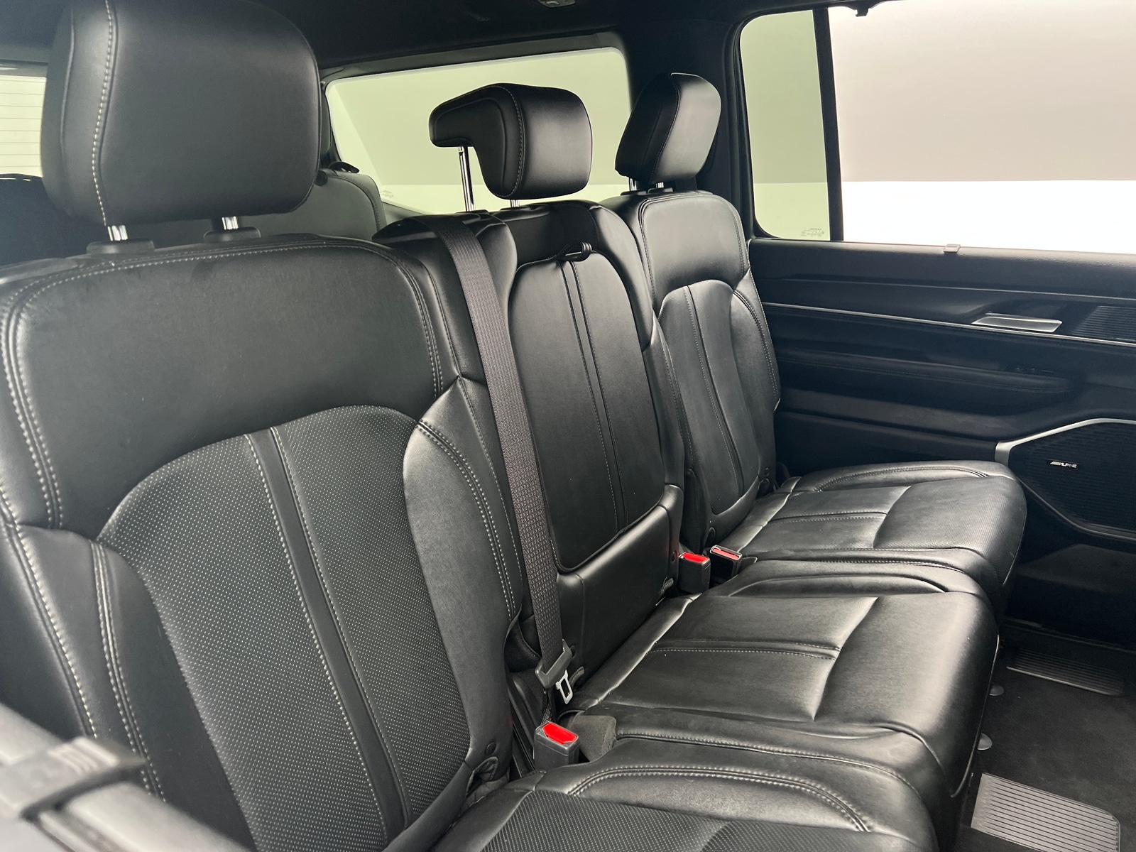 Thumbnail: 2023 Jeep Wagoneer - 5