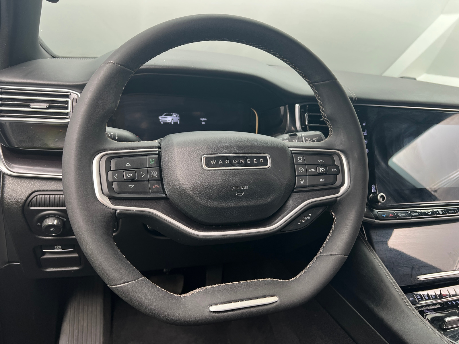 Thumbnail: 2023 Jeep Wagoneer - 4