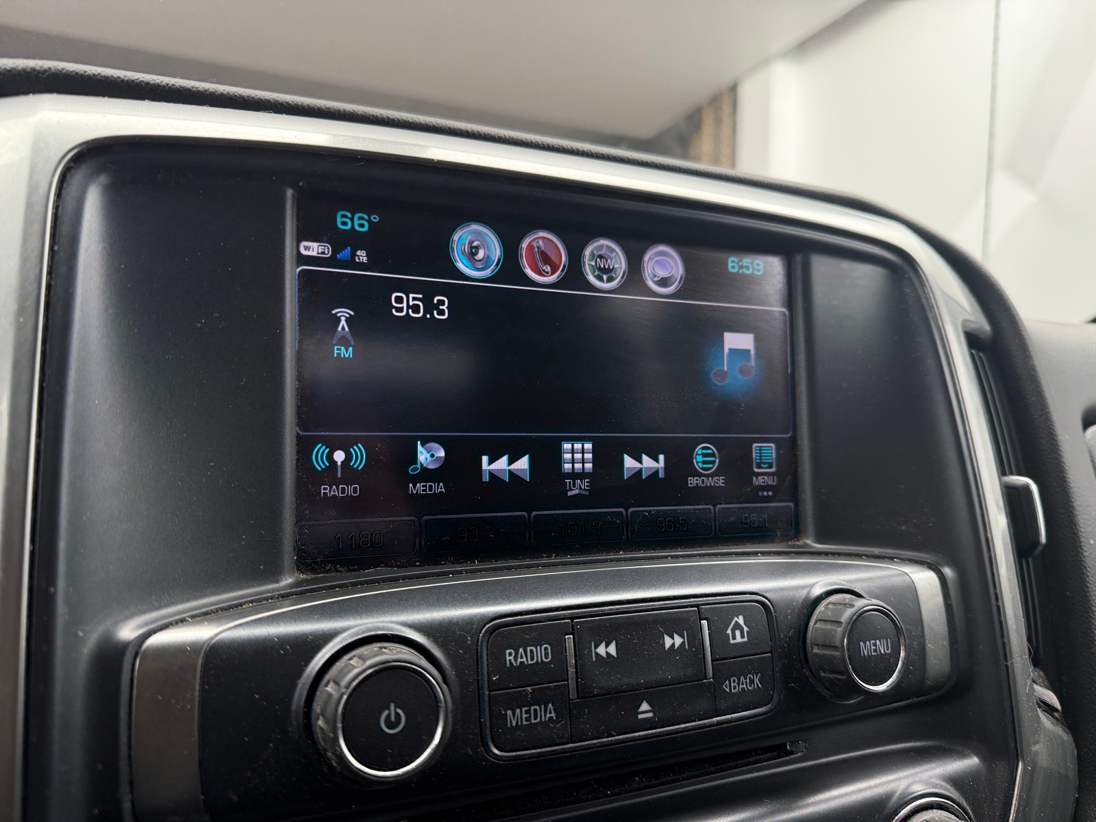 Thumbnail: 2018 Chevrolet Silverado 1500 - 4