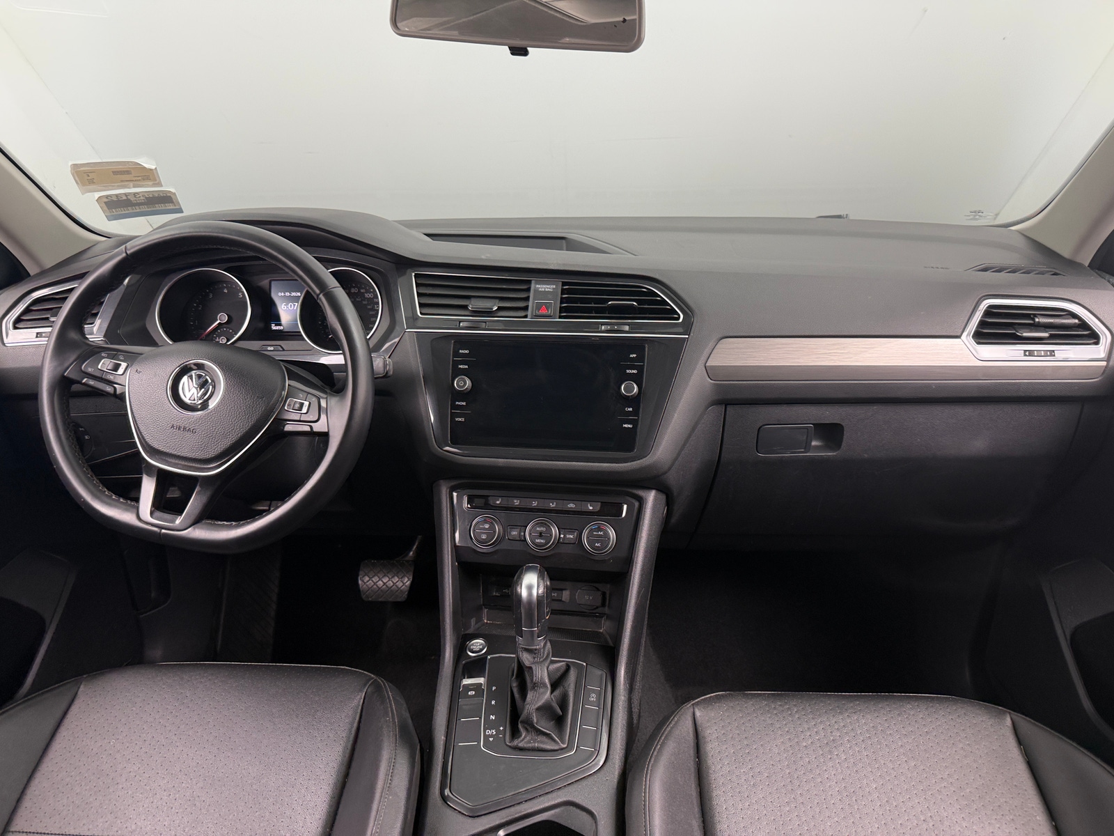 Thumbnail: 2018 Volkswagen Tiguan - 2