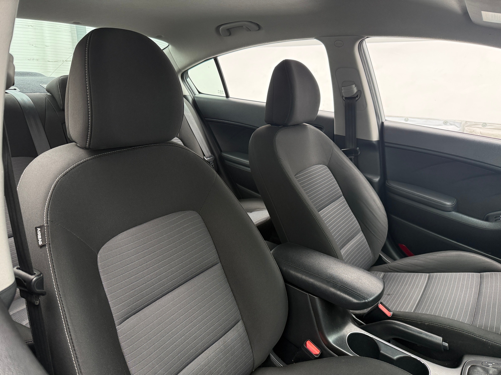 Thumbnail: 2016 Kia Forte - 2