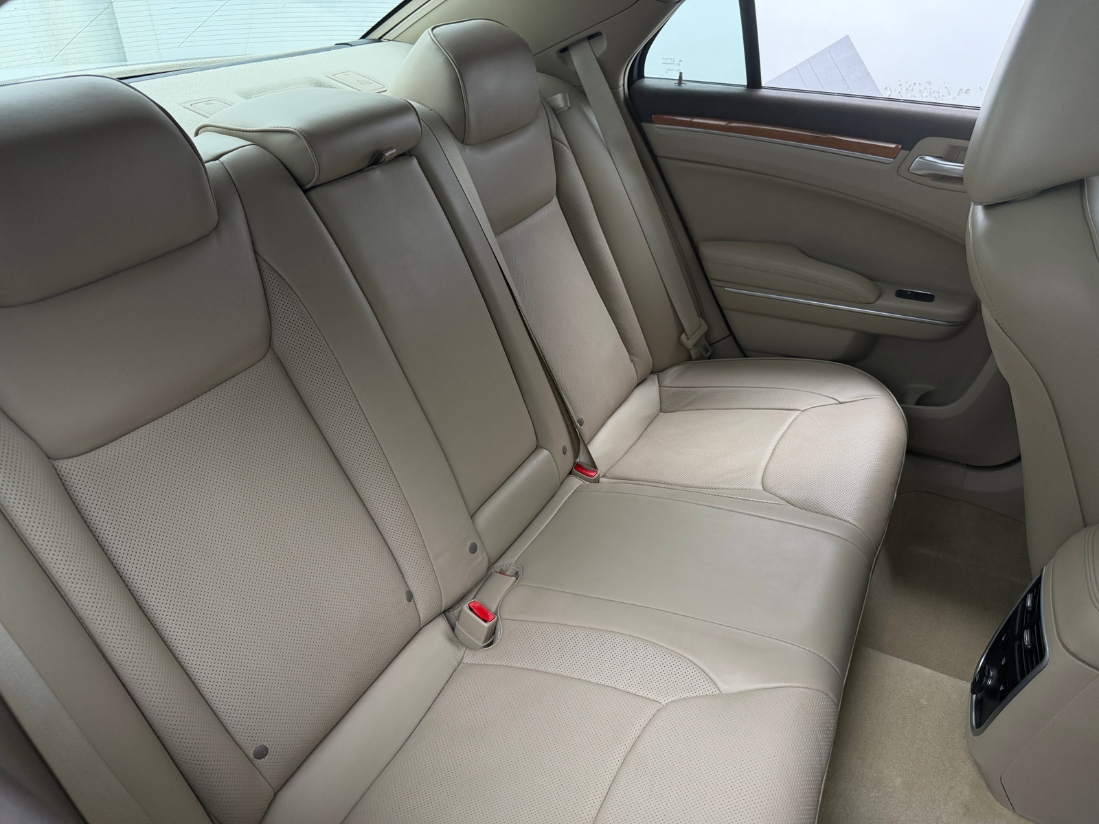 Thumbnail: 2013 Chrysler 300 - 5