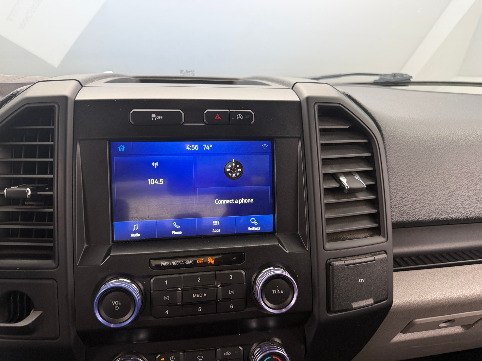 Thumbnail: 2019 Ford Econoline - 4