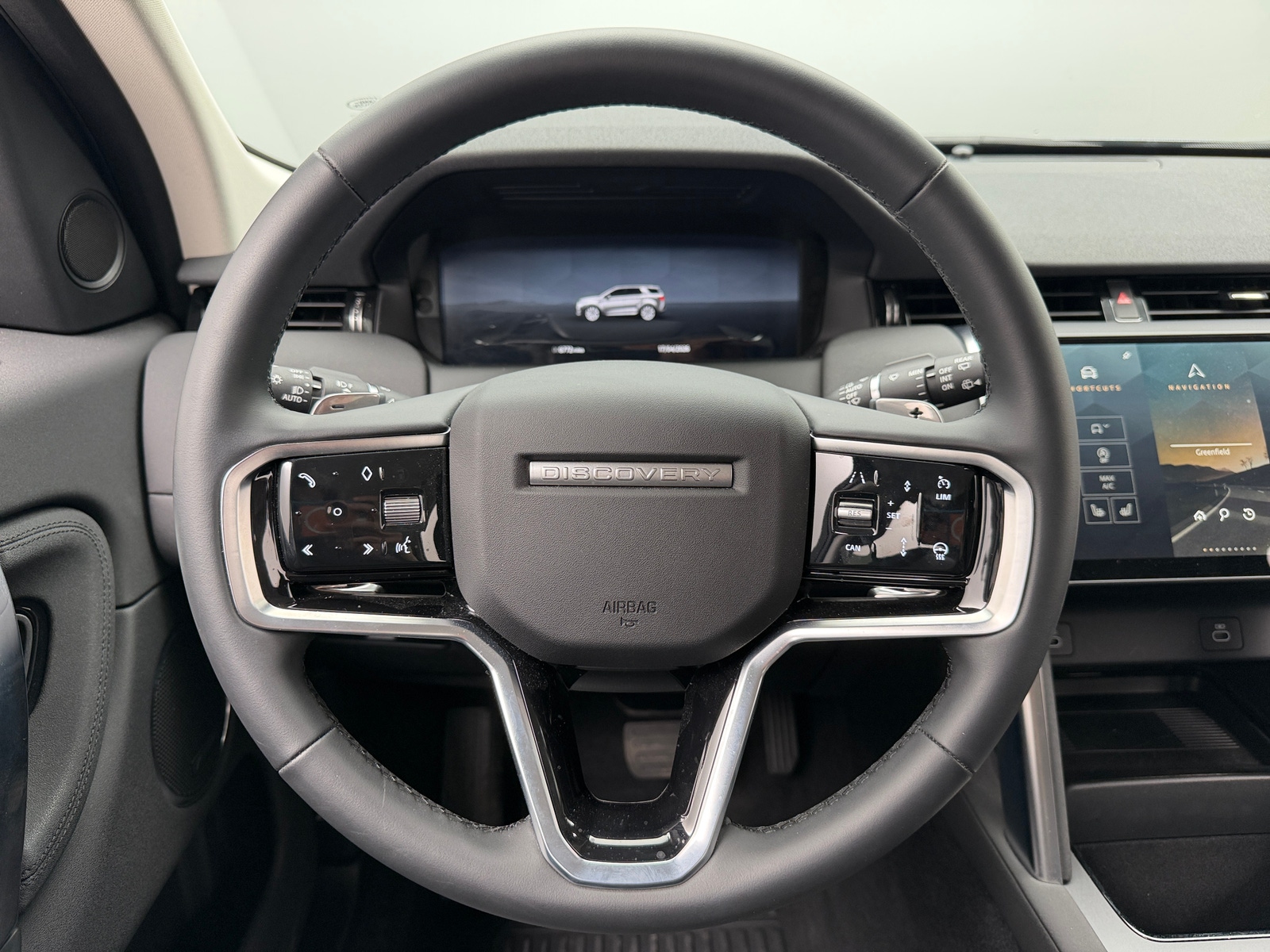 Thumbnail: 2025 Land Rover Discovery Sport - 4