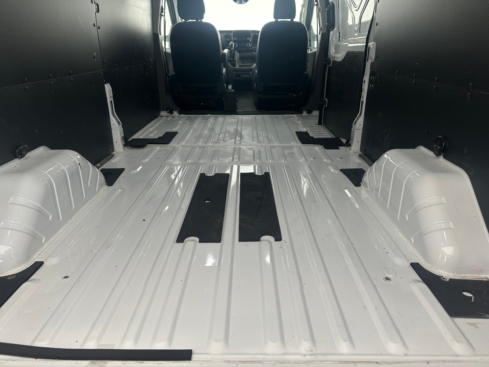 Thumbnail: 2020 Ford Transit Series - 5