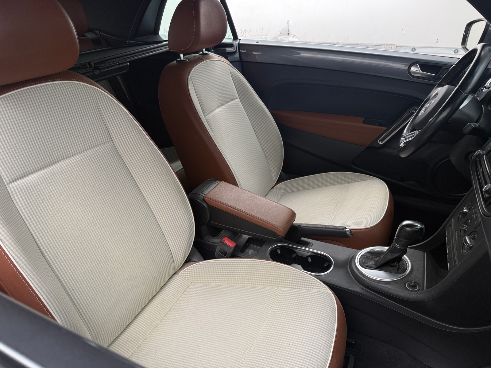Thumbnail: 2017 Volkswagen Beetle - 2