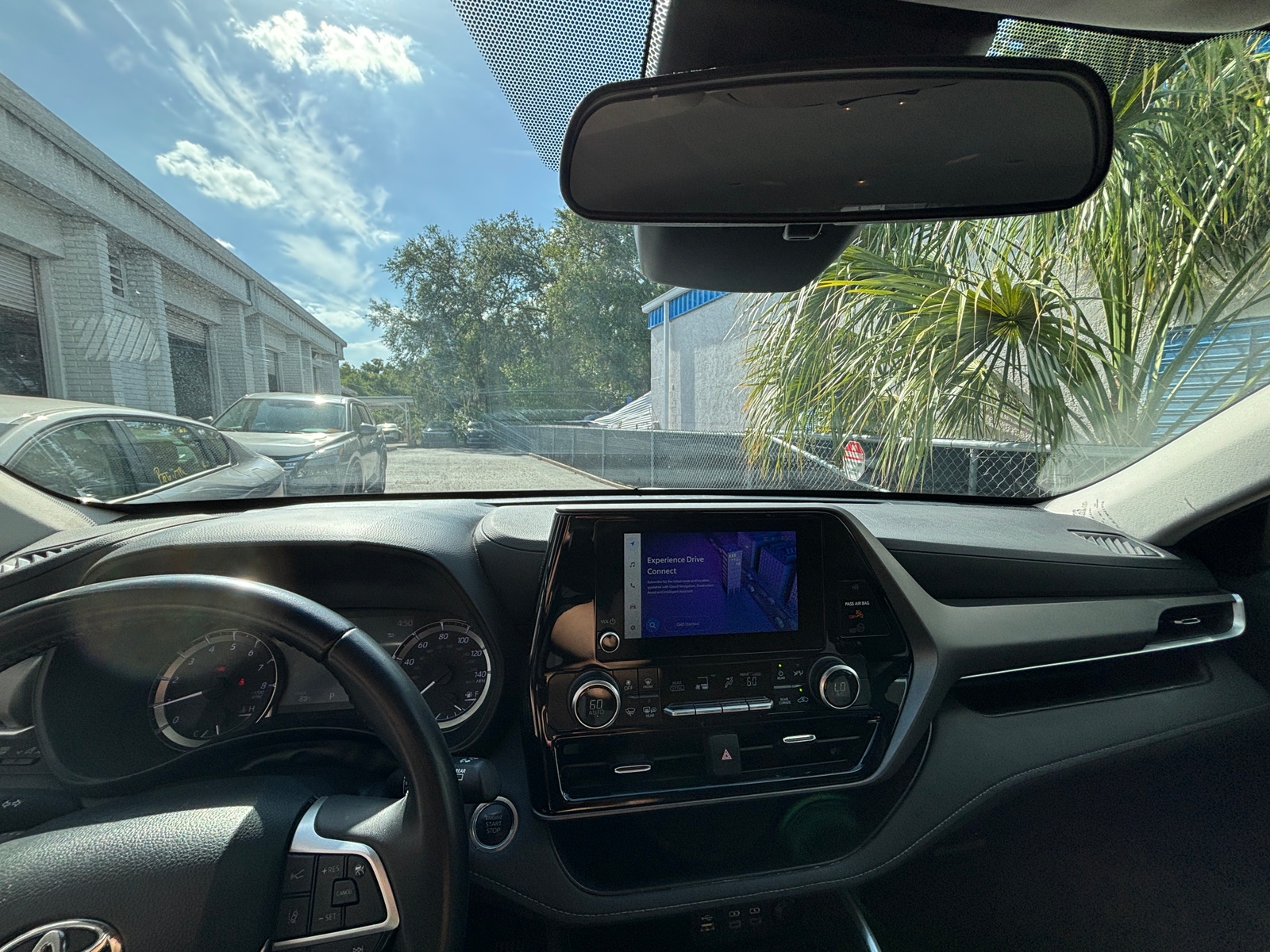 Thumbnail: 2025 Toyota Highlander - 3