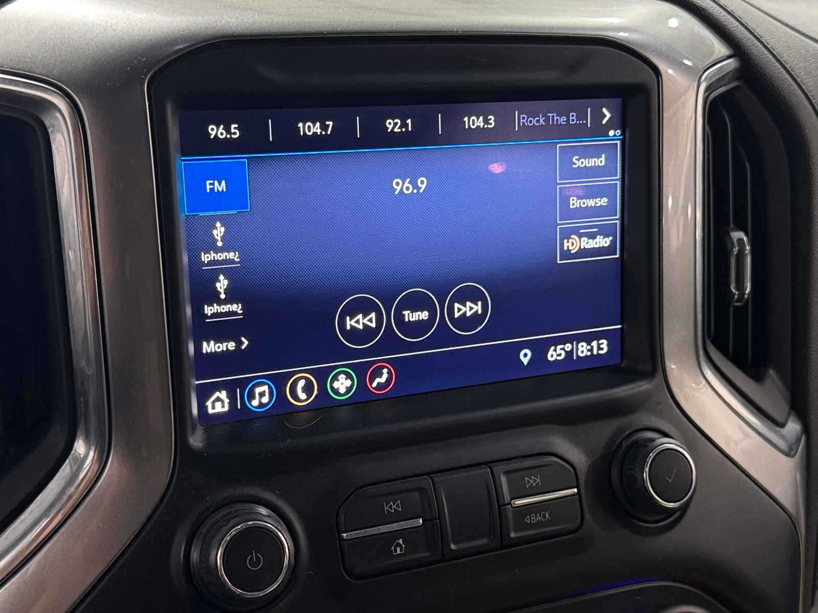 Thumbnail: 2019 Chevrolet Silverado 1500 - 4