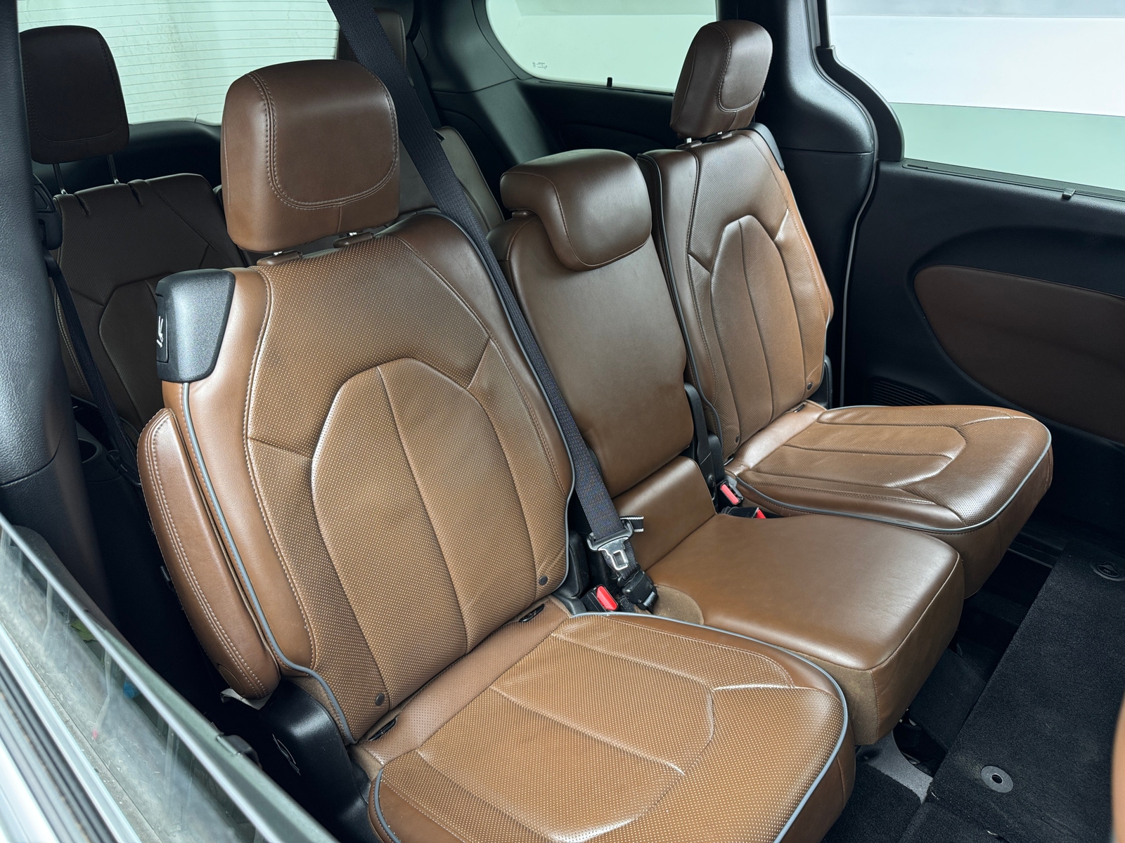 Thumbnail: 2018 Chrysler Pacifica - 5