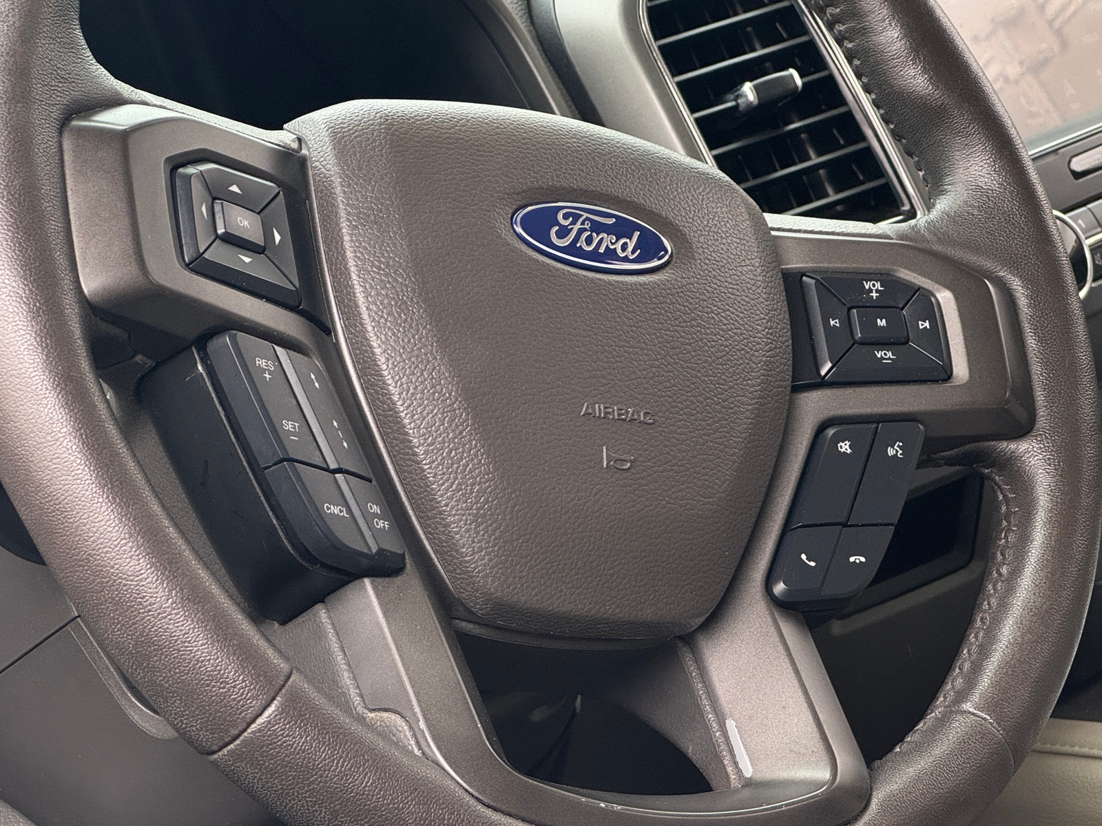 Thumbnail: 2019 Ford Expedition - 5